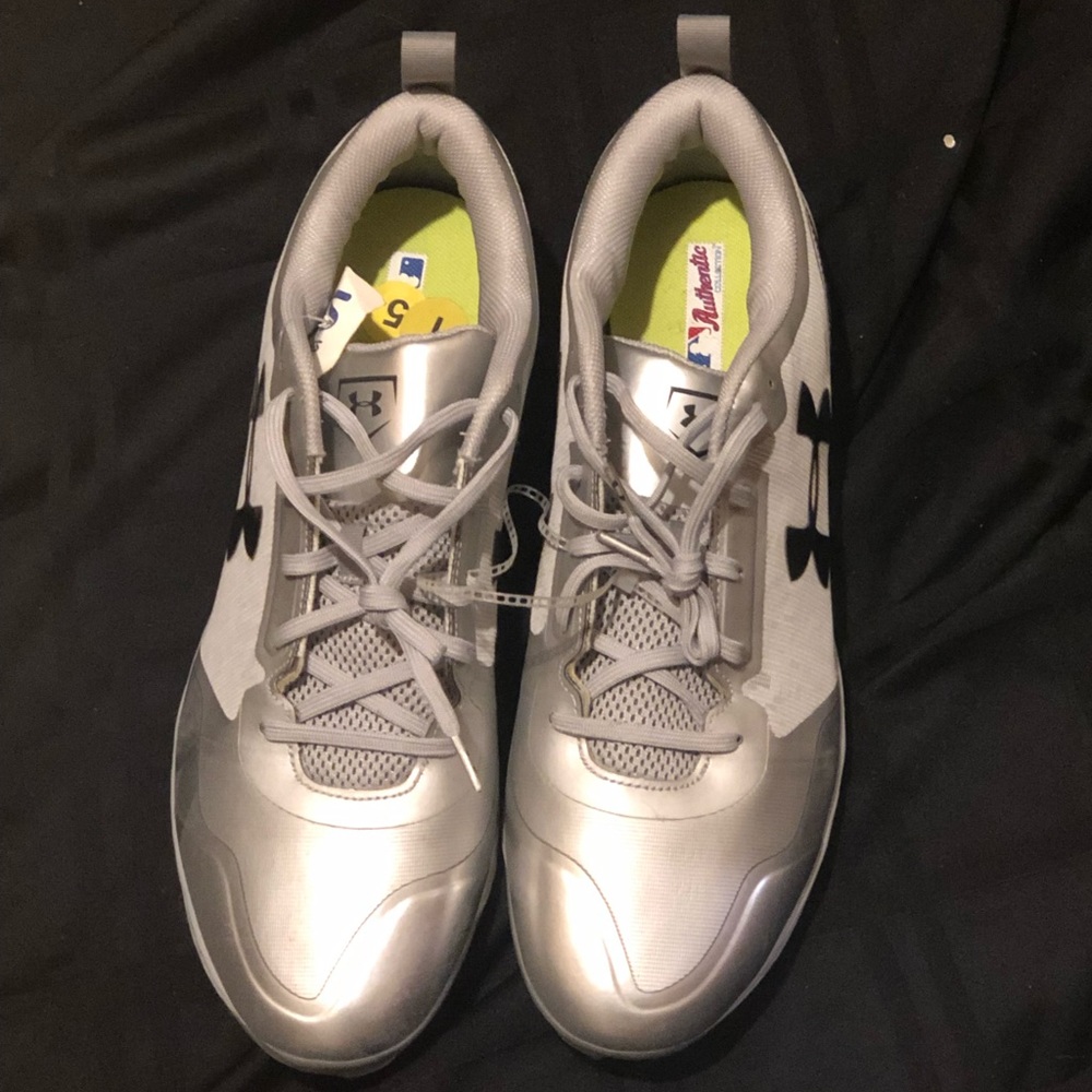 Under Armour MLB Silver Size 15 Cleats NWT